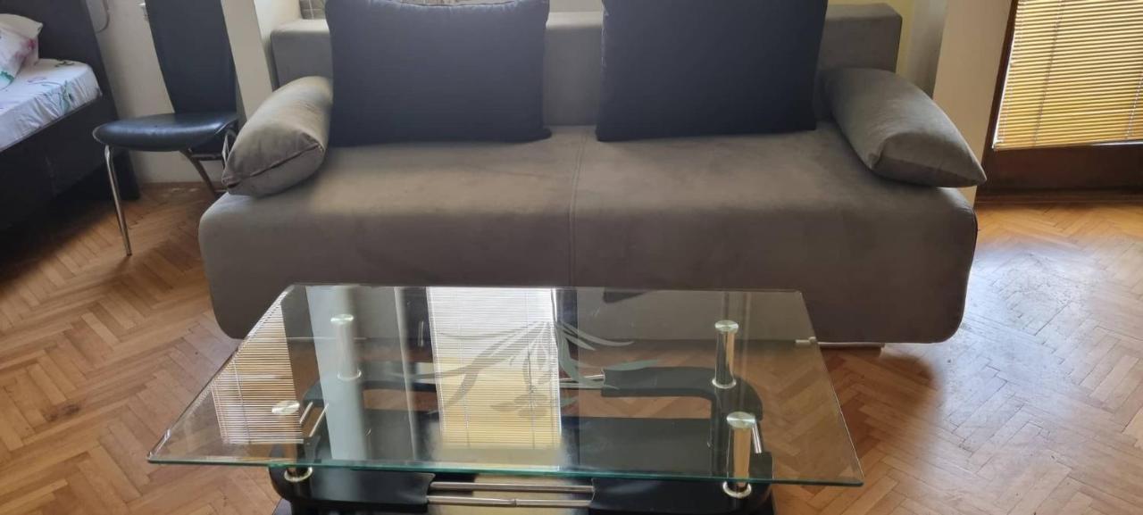 Nakov Apartment Next To Bus Station 스코페 외부 사진
