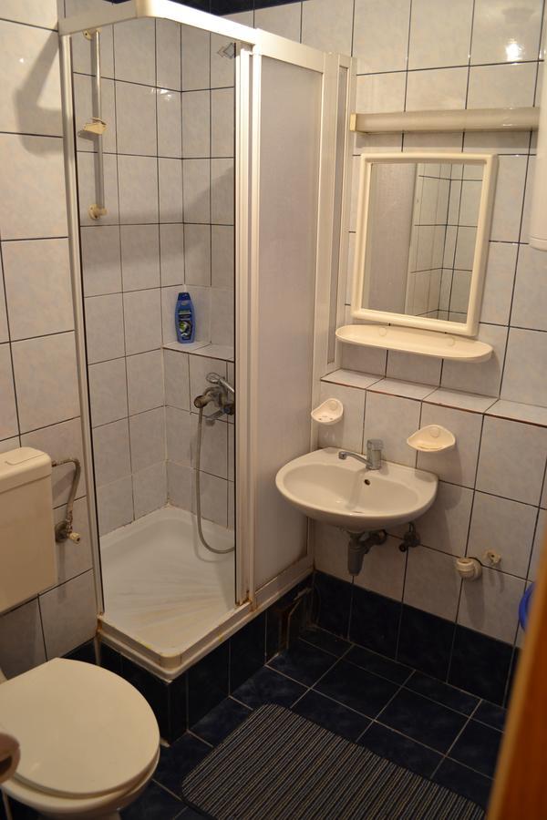 Nakov Apartment Next To Bus Station 스코페 외부 사진
